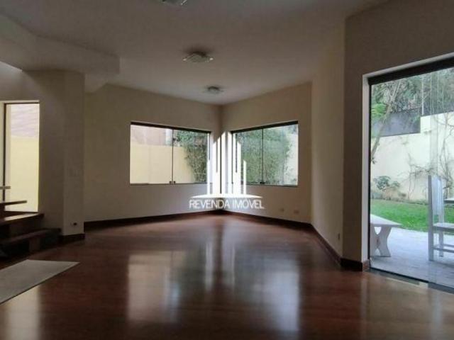 Casa de vila à venda no Morumbi, São Paulo SP! 4 quartos, 2 suítes, 5 banheiros