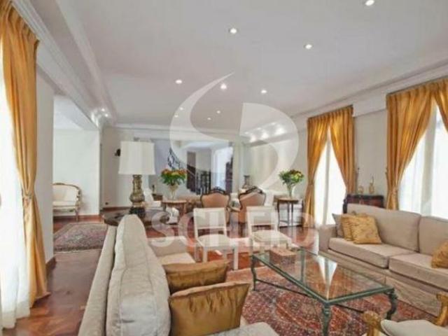Casa de Vila Exclusiva no Morumbi com 870m² de sofisticação e segurança total