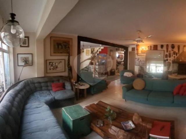 Casa de vila fechada na Vila Olímpia 4 quartos