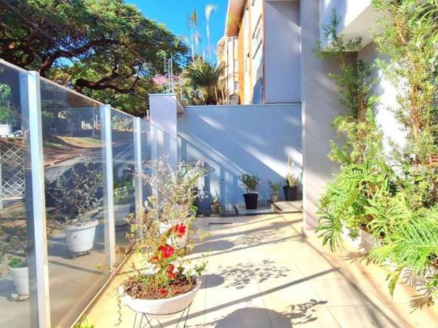 Casa de vila para venda em Jardim Macedo com 3 quartos, sendo 2 suítes, 239m²