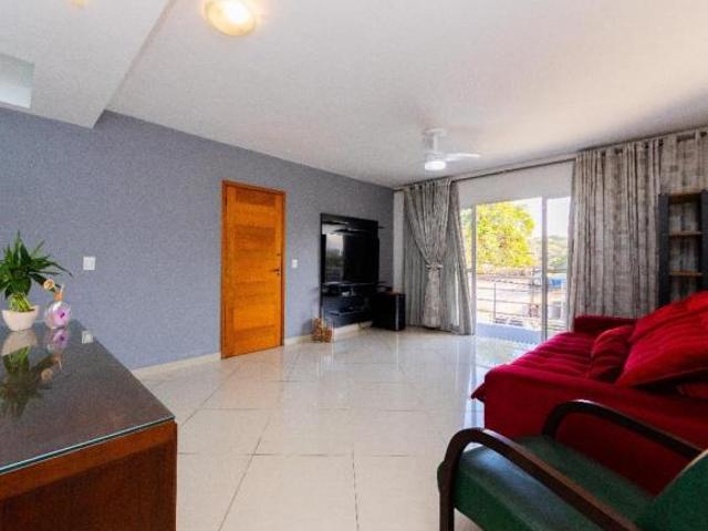 Casa de vila para venda em Jardim Semiramis com 3 quartos, sendo 1 suíte, 135m²