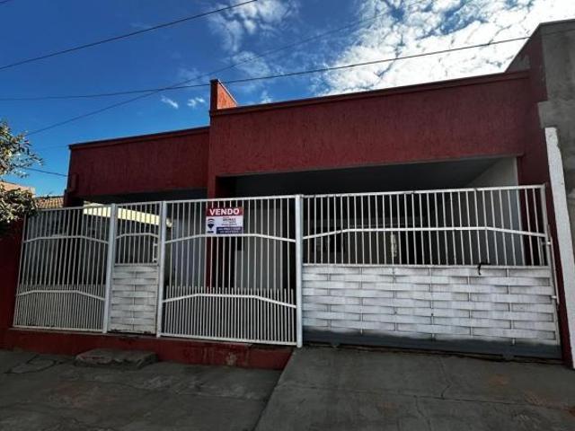 Casa de vila para venda em Parque Residencial Universitário com 2 quartos, sendo 1 suíte, 160m²