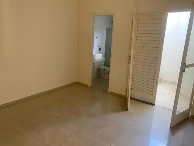 Casa de vila para aluguel possui 300 metros quadrados com 3 quartos