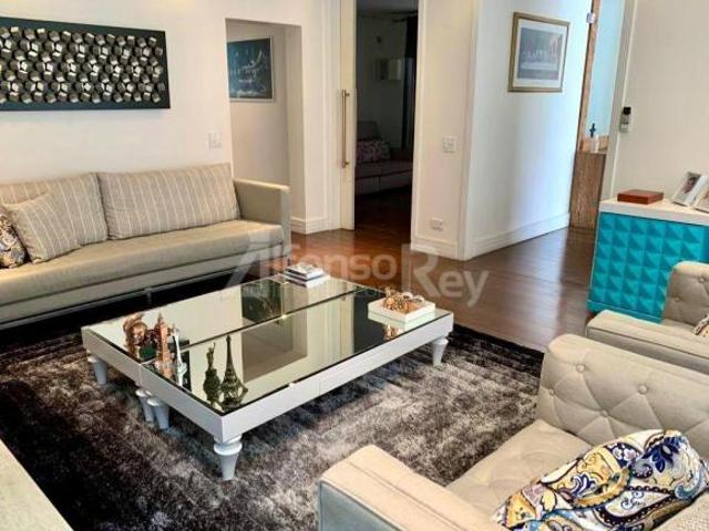 Casa de 04 dormitórios com suítes