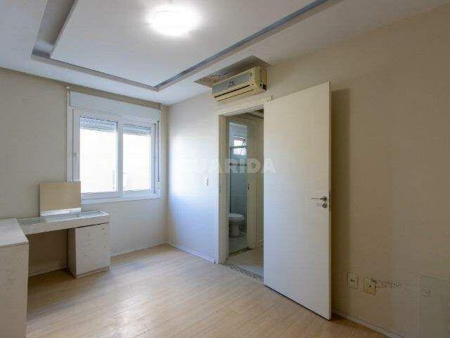 Casa de 02 dormitórios, sendo 01 suíte no bairro Nonoai. COD: 20882