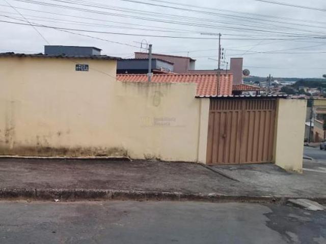 CASA DE 02 QUARTOS E QUINTAL