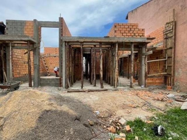 casa de 03 dormitórios com piscina no centro de imbe