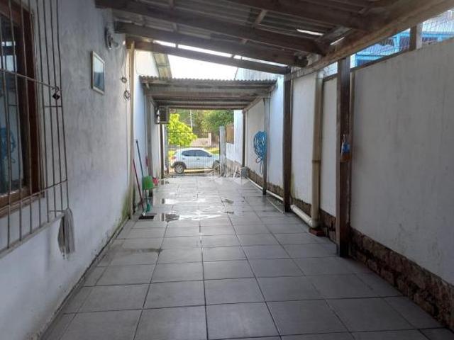Casa de 03 dormitórios/ quartos com garagem no Condado de Valença