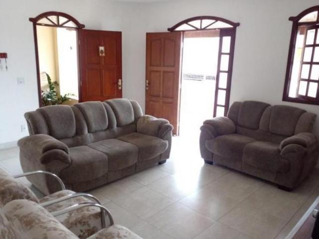 CASA DE 03 QUARTOS, SUITE, COPA COZINHA, GARAGEM PARA 06 CARROS