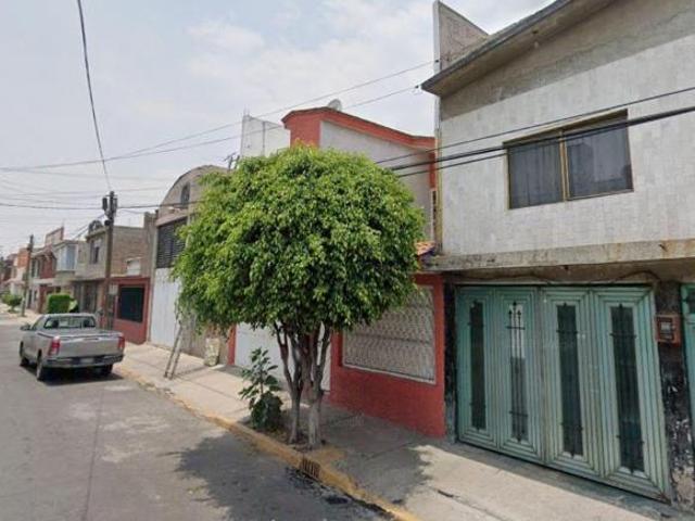 Casa de 140 m² de terreno con 4 recámaras en venta en Metropolitana