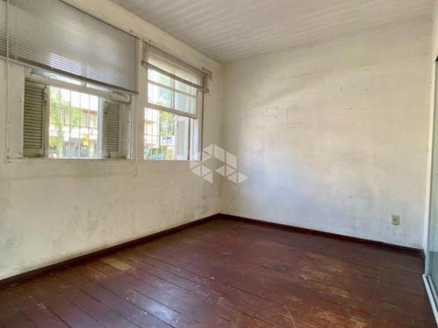 Casa de 140m² com 3 dormitórios no bairro Floresta