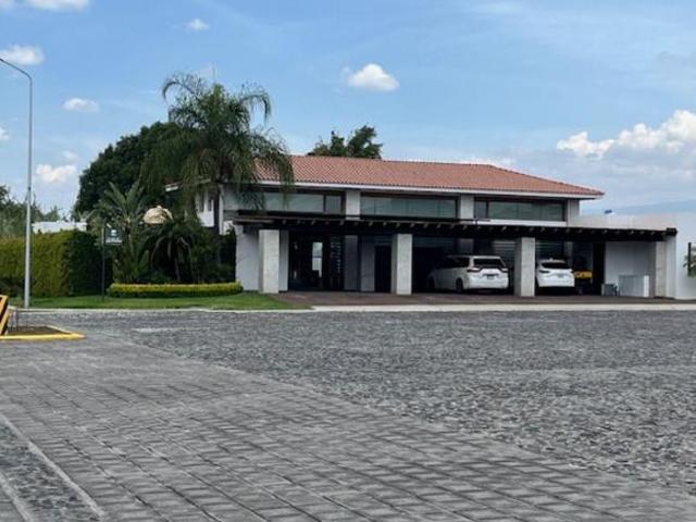 Casa de 1450 m² con 4 recámaras en venta en Fraccionamiento El Fresno