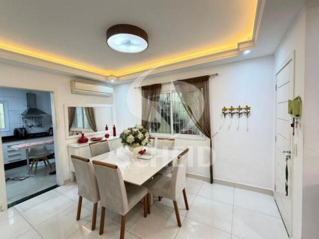 Casa de 146m² com 3 suítes e 3 vagas à venda na Vila Alexandria