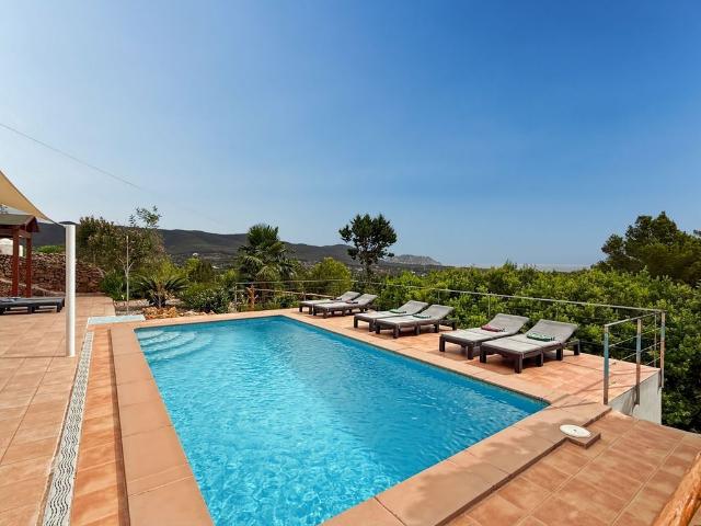 Casa de 150 m2 en alquiler Santa Eulalia del Río, Baleares