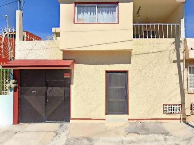 Casa de 151 m² con 3 recámaras en venta en San Bernardino, Tol