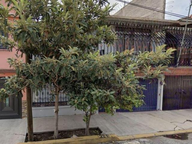 Casa de 155 m² de terreno con 4 recámaras en venta en Reforma