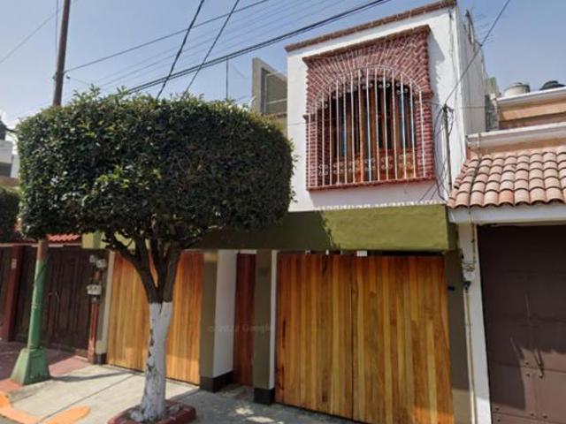 Casa de 160 m² con 4 recámaras en venta en Jardines del Sur