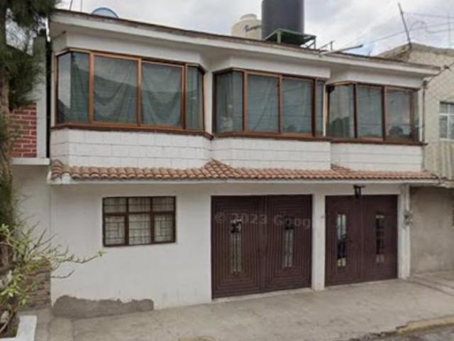 Casa de 165 m² con 4 habitaciones en venta en Nezahualcóyotl