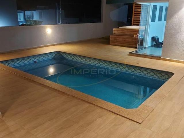 Casa de 168 m² de construção c/ 3 dorm, Jacuzzi e piscina Riviera XIII