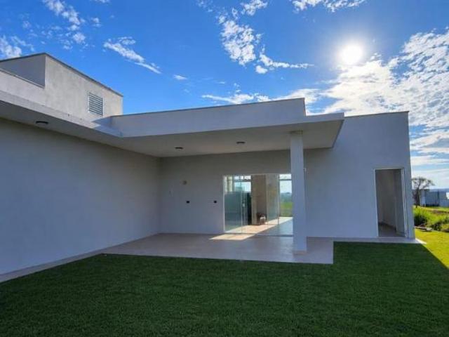 Casa de 170m², com 4 dorms, sendo 1 suíte, no Condomínio Riveira de Santa Cristina V