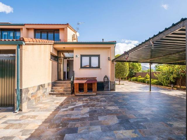 Casa de 177 m2 en venta Guadarrama, Comunidad de Madrid