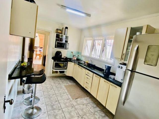 Casa de 175m², com 3 dormitórios, sendo 1 suíte master, bairro São José, São Leo