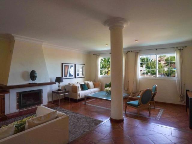 Casa de 178 m2 en venta Nueva Andalucia, Andalucía