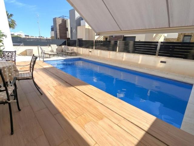 Casa de 179 m2 en venta Playas de Orihuela, España