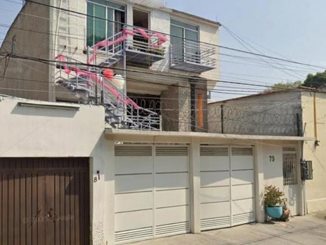 Casa de 180 m² con 4 recámaras en venta en Clavería