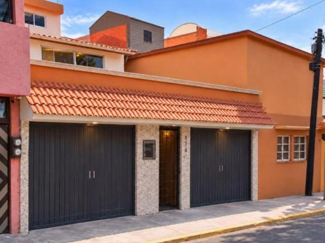 Casa de 184 m² con 3 recámaras en venta en Lomas Estrella