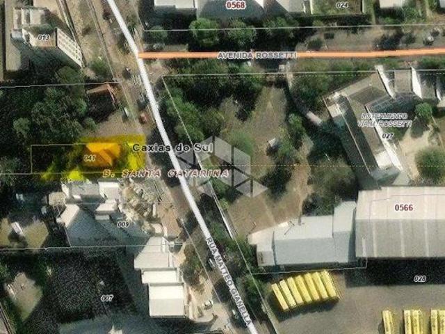 Casa de 186m² com 2 pisos e 600m² de terreno em área nobre da cidade