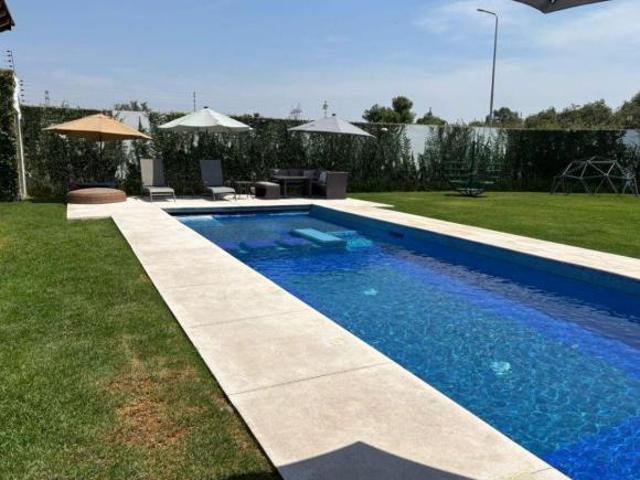 Casa de 1898 m² con 4 recámaras en venta en Fraccionamiento El Fresno