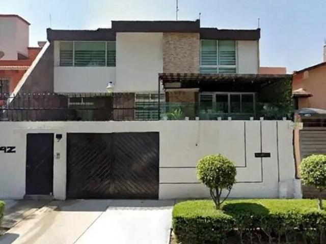 Casa de 190 m² con 4 recámaras en venta en Paseos de Taxqueña