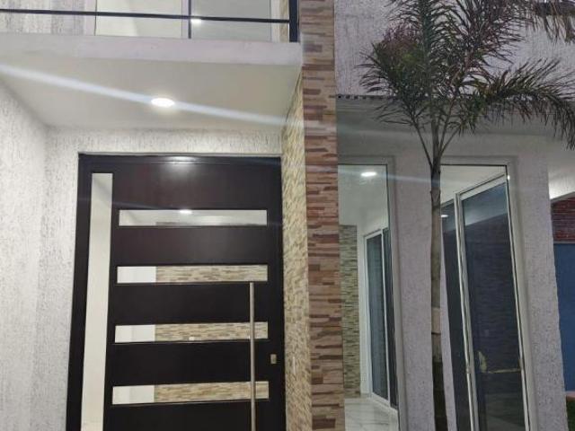 Casa de 190 m² con 5 recámaras en venta en Col. Benito Juárez a 2 cuadras de Agua Hedionda