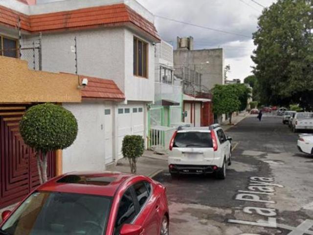 Casa de 192 m² con 4 recámaras en venta en Acueducto de Guadalupe