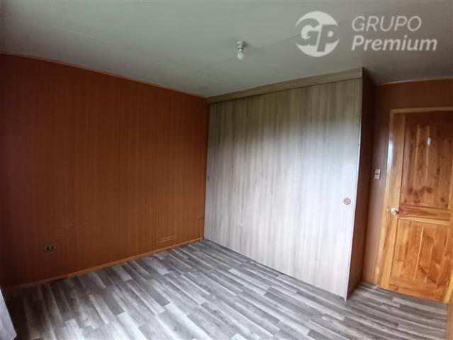 Casa de 194 m2 + cabaña de 56 m2 + terreno de 5.000 M2 | 3 dormitorios por 219000. 00 en Castro