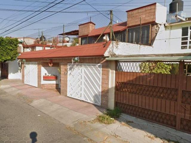 Casa de 198 m² con 4 recámaras en venta en Bosques de Aragón
