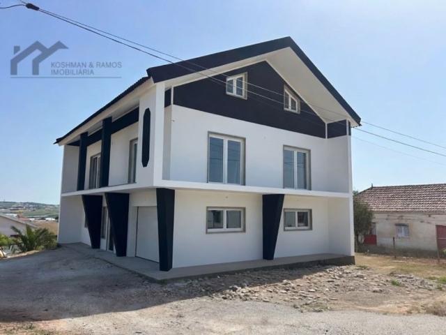 Casa de 199 m² à venda Torres Vedras, Lisboa