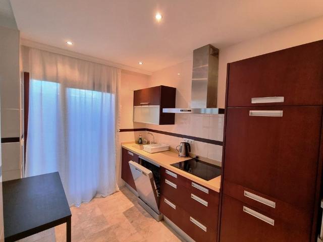 Casa de 100 m2 en alquiler Benahavís, Andalucía
