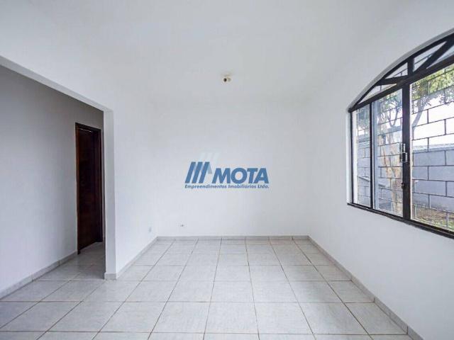 Casa de 100 m² na Gardênio Scorzato Vista Alegre Curitiba PR, aluguel por R$ 2.900/mês