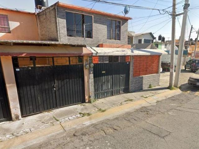 Casa de 100 m² con 3 recámaras en venta en Jardines de la Hacienda