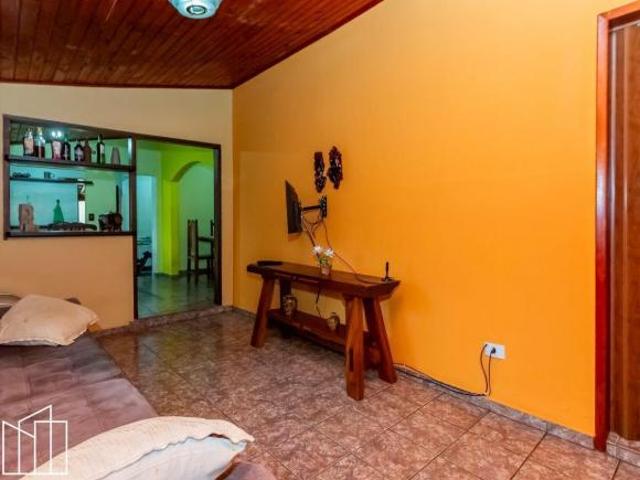 Casa de 100 m², São Domingos, varanda gourmet, quintal