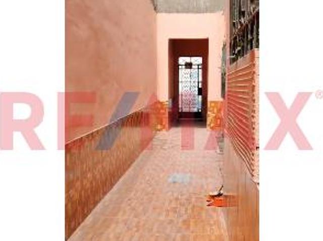 Casa De 107 M² Con Amplio Patio Y Aires En Breña