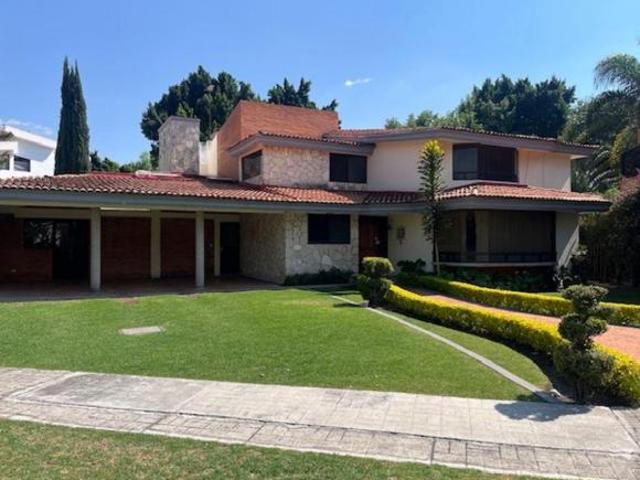 Casa de 1070 m² con 4 recámaras en venta en Club de Golf el Cristo