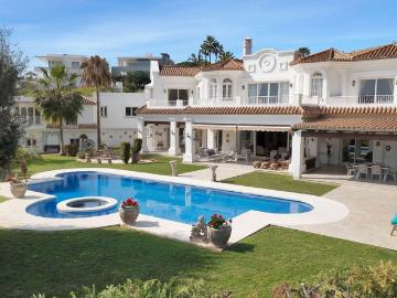 Casa de 1133 m2 en venta Nueva Andalucia, España