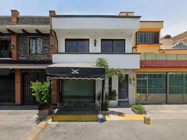 Casa de 117 m² con 4 recámaras en venta en Las Americas, Ecatepec