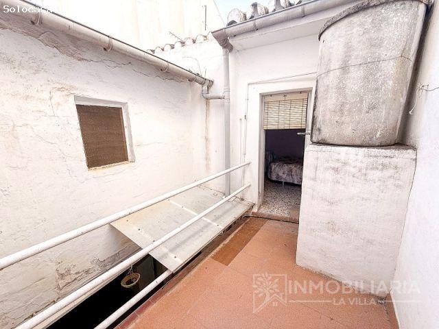 Casa de 116 m² con patio, terraza y muchas posibilidades en Alozaina