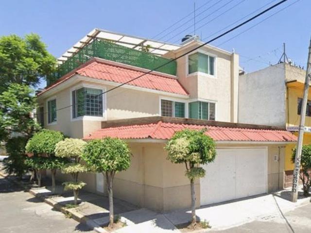 Casa de 120 m² con 4 recámaras en venta en Arenal 4ta Secc