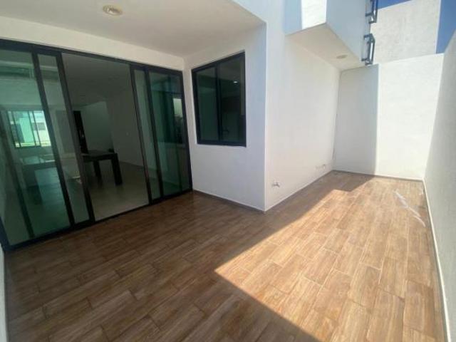 Casa de 120 m² con 3 recámaras en venta en Zona Cementos Atoyac, Fraccionamiento La Cementera