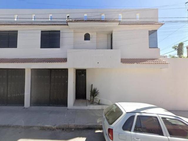 Casa de 120 m² con 3 recámaras en venta en Los Álamos